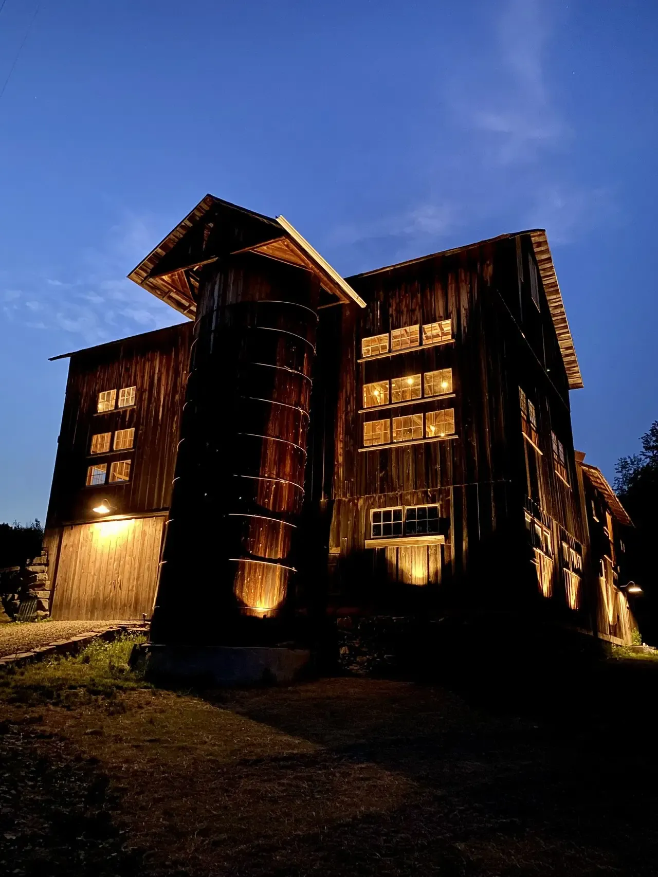 street view of the old carter barn